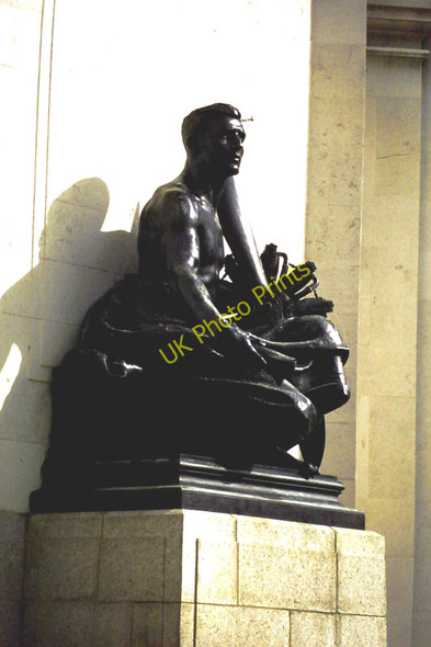 Photo 6"x4" Statue, Hall of Memory, Birmingham Lee Bank c1984