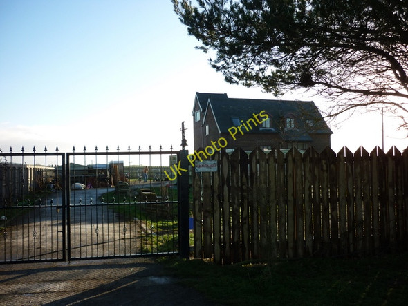 Photo 6"x4" Generator House, Northfield Lane near Welwick Holmpton c2011