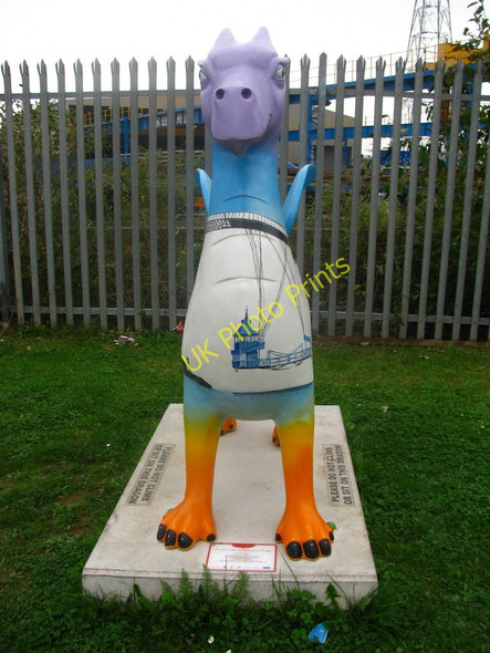 Photo 6"x4" One Flew Under the Transporter Bridge Newport\/Casnewydd c2010