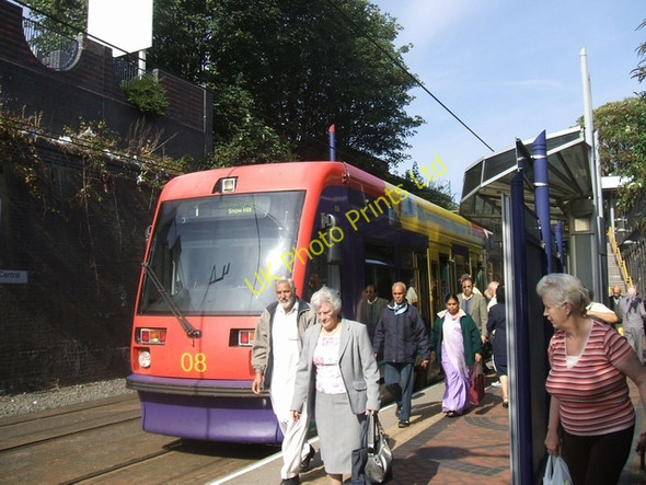 Photo 6"x4" Getting off the tram at Bilston Central Bilston\/SO9497 c2006