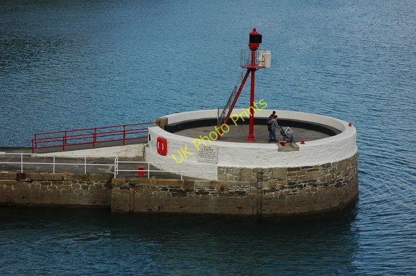 Photo 6"x4" Harbour wall, Looe Looe c2009