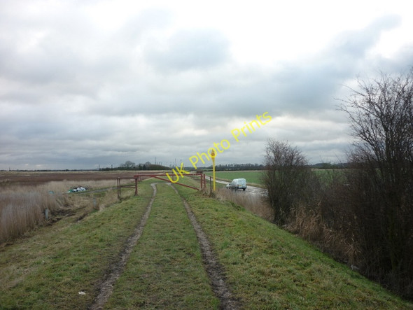 Photo 6"x4" Walking towards East Halton Skitter Paull c2011