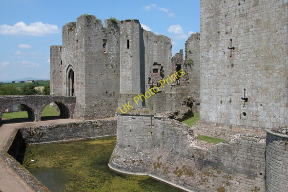 Photo 6"x4" Raglan Castle Raglan c2005 P3