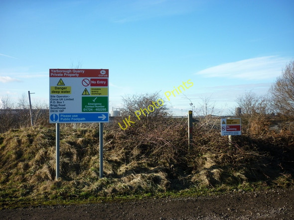 Photo 6"x4" Approaching Yarborough Quarry Santon\/SE9212 c2011