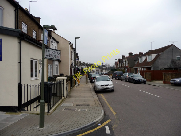 Photo 6"x4" Brunswick Avenue, London N11 Friern Barnet c2011