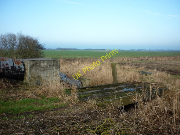 Photo 6"x4" A farm bridge next to the Leven canal Leven\/TA1045 c2011