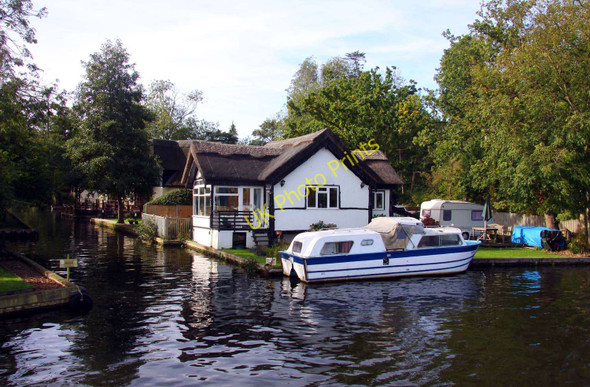 Photo 6"x4" Thatched cottage by the Bure Wroxham c2010