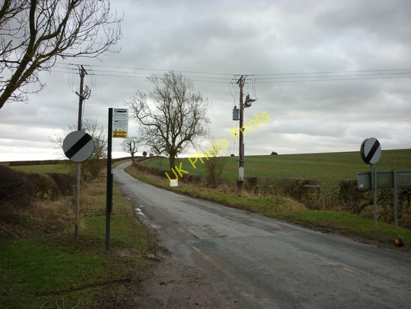 Photo 6"x4" Waiting for my bus back to Driffield North Dalton c2011