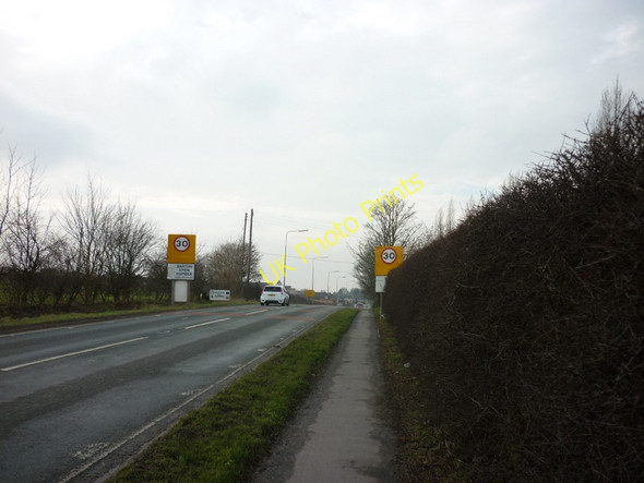 Photo 6"x4" Entering Barton upon Humber Barton-Upon-Humber c2011