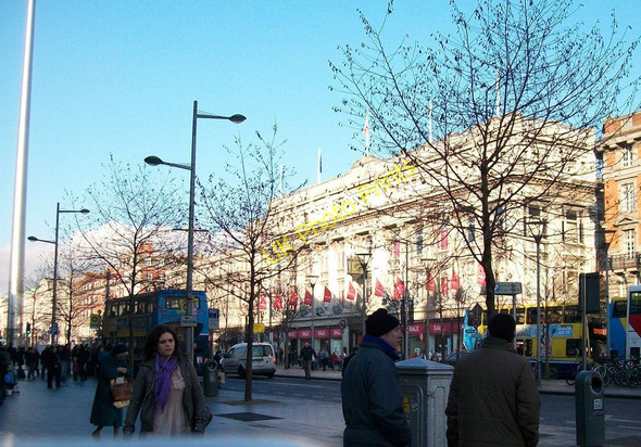 Photo 6"x4" View across O'Connell Street towards Clerys Department Store Dublin\/O1534 c2011