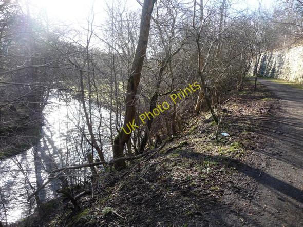 Photo 6"x4" Bend in the river, bend in the trackbed Currie c2011