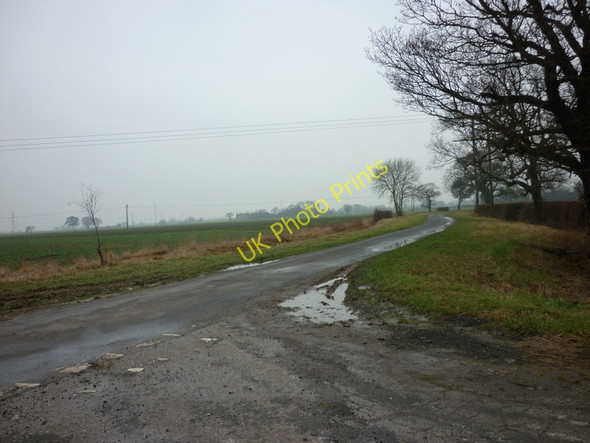 Photo 6"x4" A minor road junction south of Wressle Newsholme\/SE7129 c2011