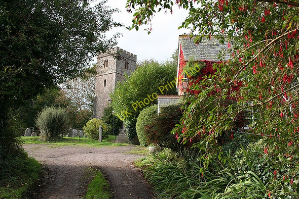 Photo 6"x4" Woolfardisworthy: by St Mary\u00e2\u0080\u0099s church Woolfardisworthy c2006