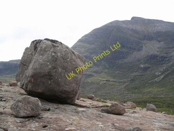 Photo 6"x4" Erratic, Allt Coire Roill Annat\/NG8954 c2005