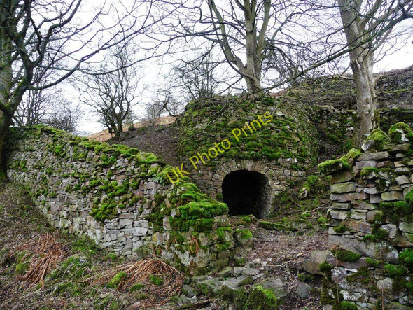 Photo 6"x4" Ruined lime kiln among trees Ivelet c2011