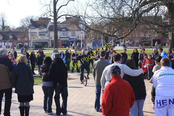 Photo 6"x4" Street performer, The Bancroft Stratford-upon-Avon c2011