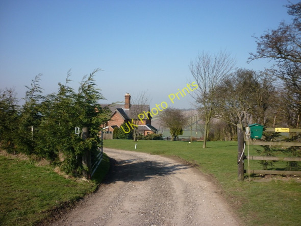 Photo 6"x4" The way to Warren farm above Millington Millington c2011