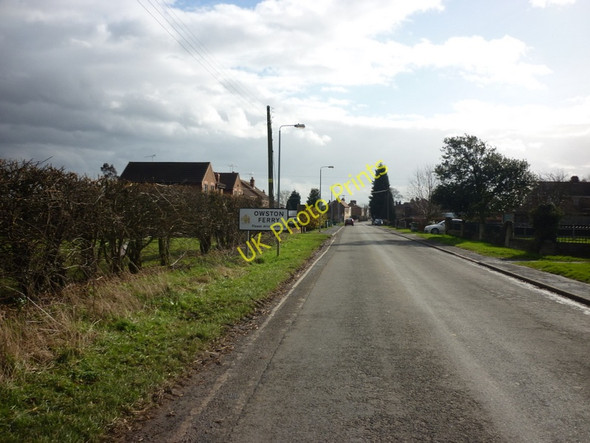 Photo 6"x4" Entering Owston Ferry Owston Ferry c2011