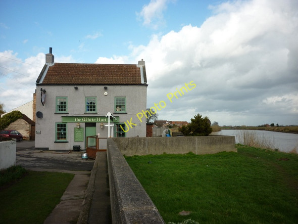 Photo 6"x4" The White Hart public house, Owston Ferry East Ferry c2011