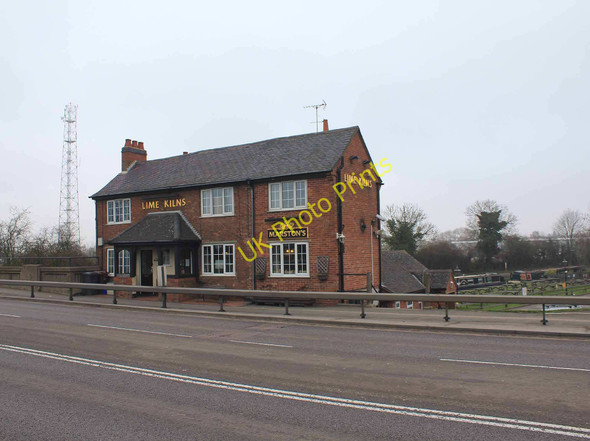 Photo 6"x4" Lime Kilns public house Hinckley c2011