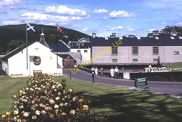 Photo 6"x4" Glenfiddich Distillery Dufftown c1983