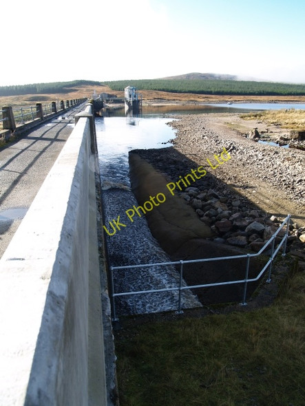 Photo 6"x4" Dam,  Loch Ericht. Lochan Liath Dhoireachan c2006