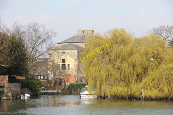 Photo 6"x4" Gaol in the distance Abingdon c2011