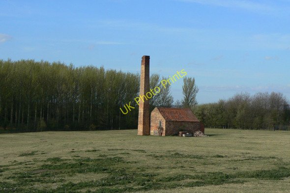 Photo 6"x4" Building and chimney near Gringley Gringley on the Hill c2011