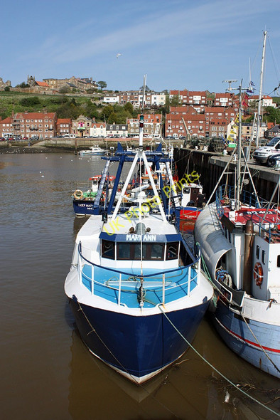 Photo 6"x4" Mary Ann at anchor Whitby\/NZ8910 c2011