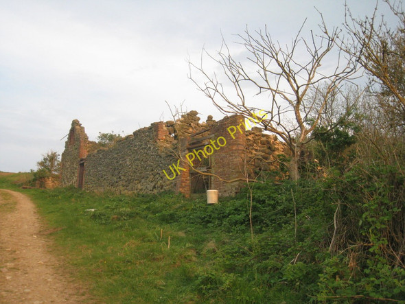 Photo 6"x4" Ruined farm near The Clumps (2) North Willingham c2011