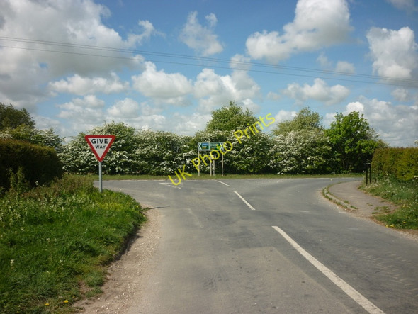 Photo 6"x4" The junction of Goodmanham Road and Front Street Middleton on-the-Wolds c2011