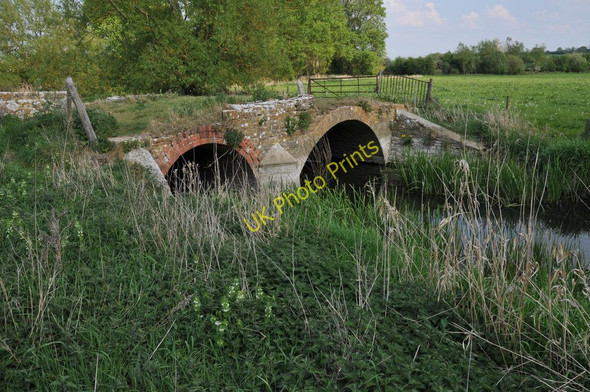 Photo 6"x4" Farm bridge over the Thames Cricklade c2011