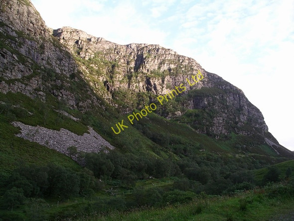 Photo 6"x4" Crags, Dundonnell River Loch Allt Eigin c2005