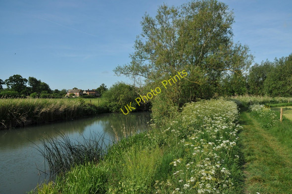 Photo 6"x4" River Thames near Buscot Wharf Lechlade on Thames c2011