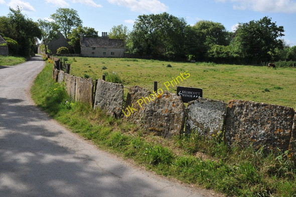 Photo 6"x4" Road to Kelmscott Manor Eaton Hastings c2011