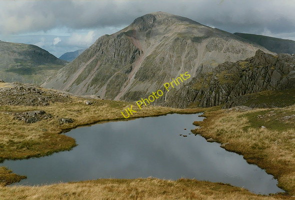 Photo 6"x4" Tarn by the path Wasdale Head\/NY1808 c1991
