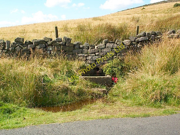 Photo 6"x4" Roadside spring, High Bradup, Morton Moor West Morton c2005