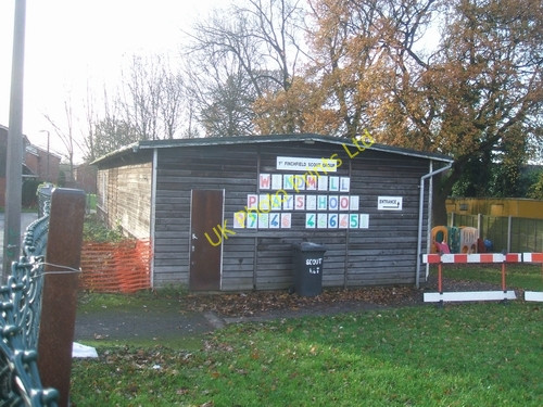 Photo 6"x4" Scout hut and playschool Merry Hill\/SO8897 c2006