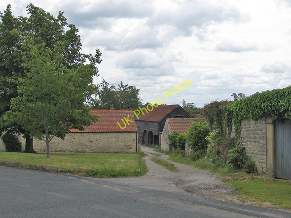 Photo 6"x4" Farm track, Wrelton Wrelton c2011