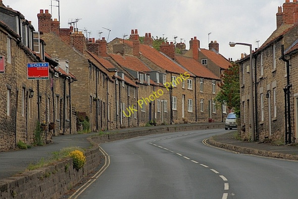 Photo 6"x4" High Street Thornton-le-Dale c2011