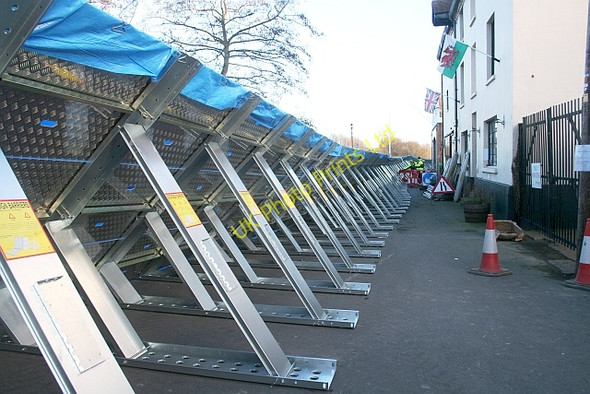 Photo 6"x4" Behind the Flood Barrier, Upton Upton upon Severn c2006