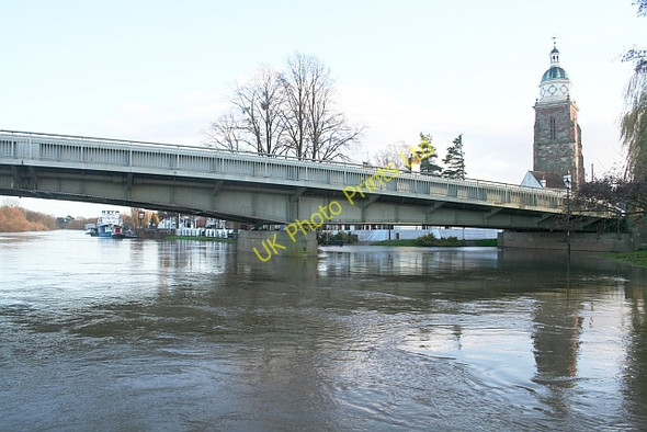 Photo 6"x4" The Severn Bridge During Flooding Upton upon Severn c2006