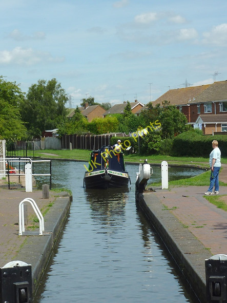 Photo 6"x4" Entering Swindon Lock near Wombourne, Staffordshire Swindon\/SO8690 c2011