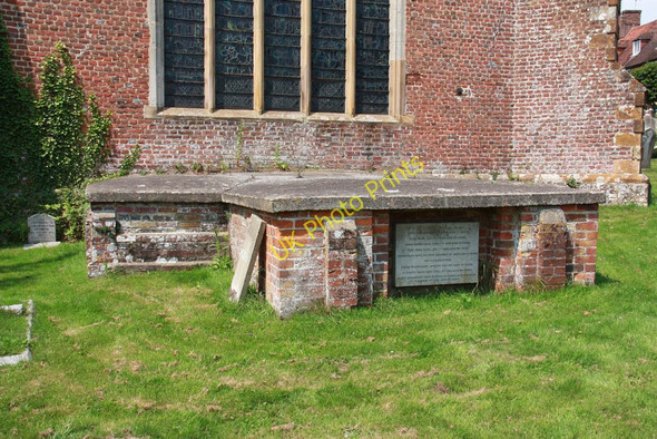 Photo 6"x4" St John the Evangelist, Groombridge - Churchyard Birchden c2011