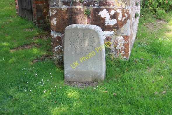 Photo 6"x4" St John the Evangelist, Groombridge - Gravestone Birchden c2011