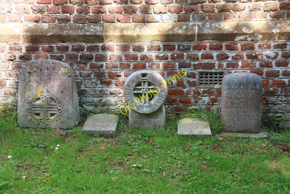 Photo 6"x4" St John the Evangelist, Groombridge - Gravestones Birchden c2011