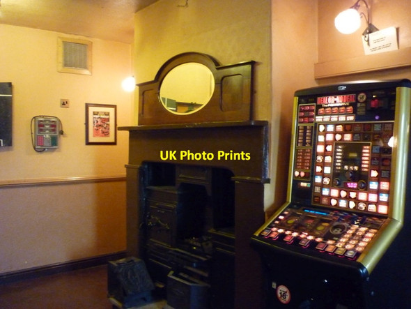 Photo 6"x4" The White Gates Inn Hyde\/SJ9494 c2011 P1