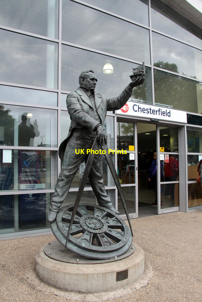 Photo 6"x4" Statue of George Stephenson, Chesterfield Station, Derbyshire Chesterfield\/SK3871 c2011