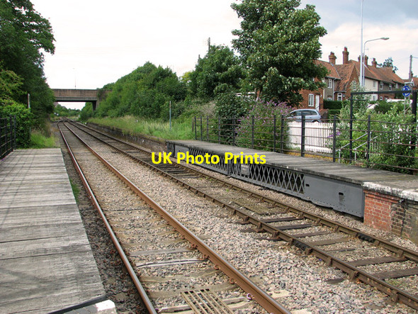Photo 6"x4" Halesworth railway station - the movable platforms Halesworth c2011