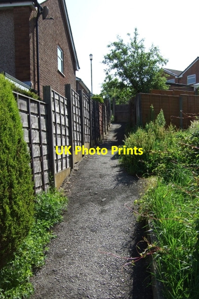 Photo 6"x4" Alley to Croft Head Drive Milnrow c2011
